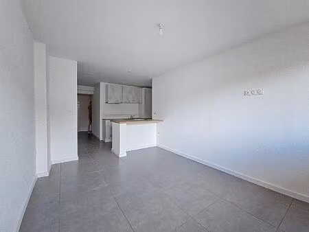 appartement studio de 28 .75 m2 aix les bains - quartier de la gare - proche toutes...