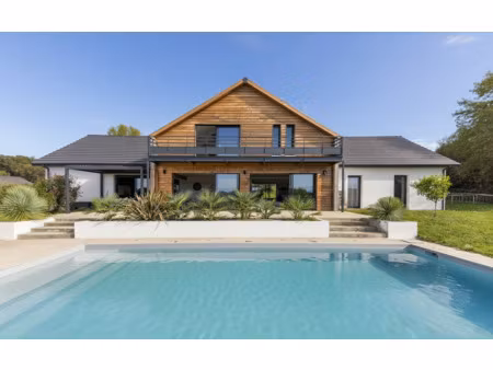 vente maison 10 pièces 345m2 pau 64000 - 1200000 € - surface privée