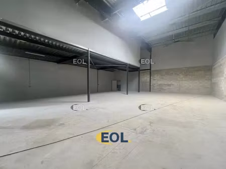a louer - entrepôt avec bureaux de 417 m²