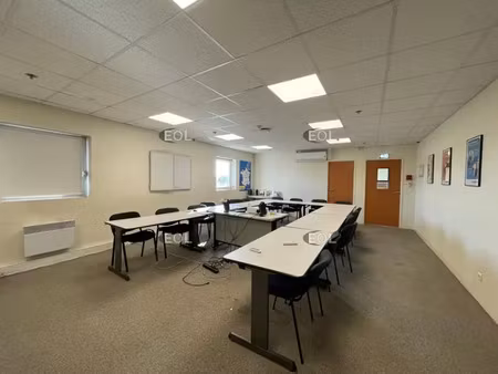 a louer - bureaux de 327 m²