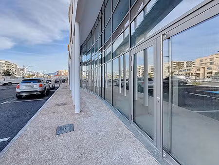 location locaux professionnels 215 m² à ajaccio (20000)  6 500 €