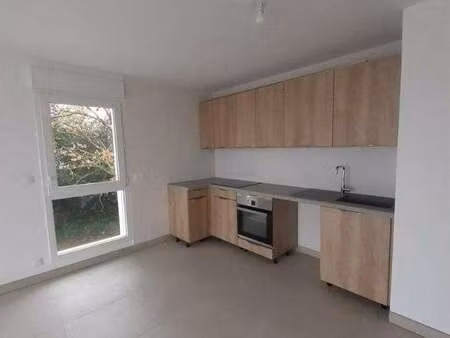 location appartement 4 pièces à hennebont (56700) : à louer 4 pièces / 80m² hennebont