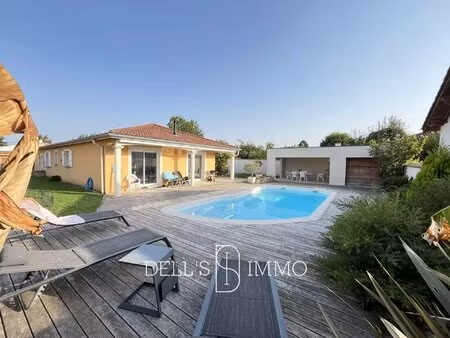 villa de plainpied avec piscine et poolhouse