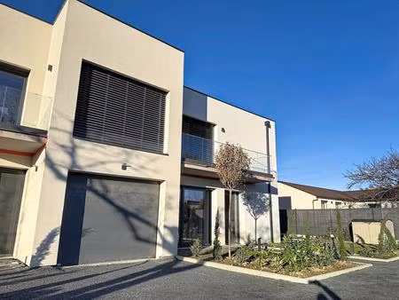 maison récente - 150 5 m2 - 3 ch