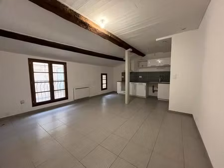 location appartement 4 pièces 84 m² à sommières (30250)