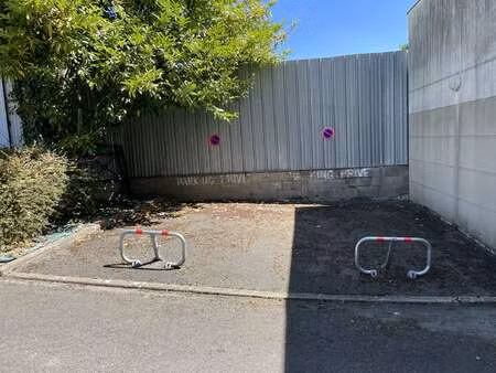 location garage box et parking à angers (49000) : à louer / angers