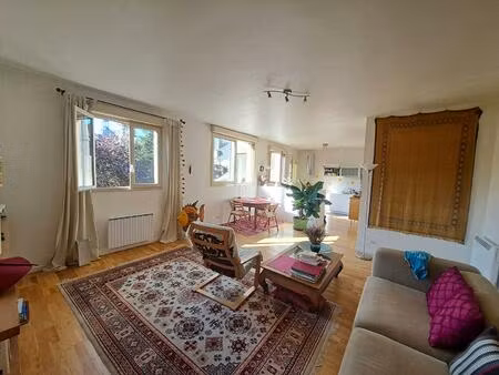 appartement lumineux en centre ville de la fleche