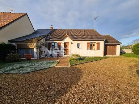 a vendre a la fleche pavillon de plain-pied proche écoles et commerces