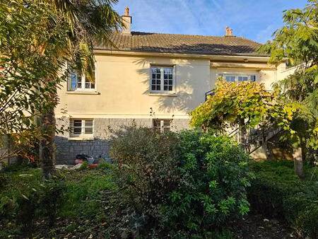 charmant pavillon familial en plein centre ville- au calme dans une impasse