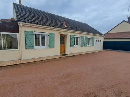 maison de plain pied non loin des commodites la fleche