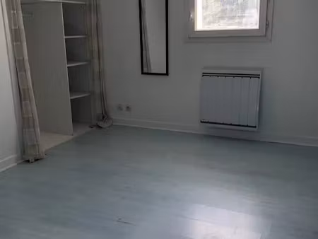 location maison 2 pièces 44 m² à la rochelle (17000)  870 €
