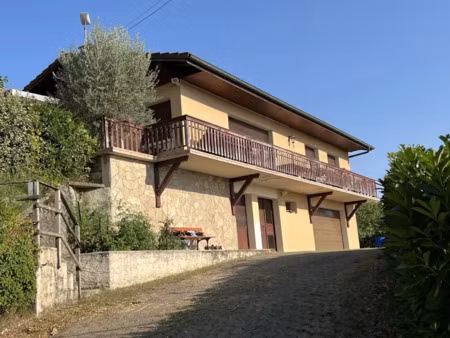 location meublée maison 6 pièces 123 m² à reignier (74930)  2 500 €