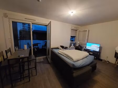 location appartement 1 pièce 29 m² à saint-priest (69800)