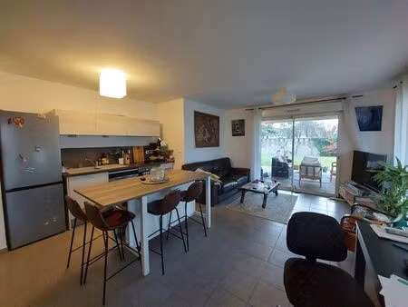 location appartement 3 pièces 76 m² à meyzieu (69330)