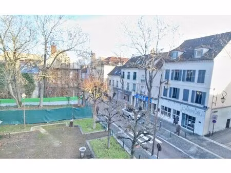 location appartement  m² t-2 à mantes-la-jolie  980 €