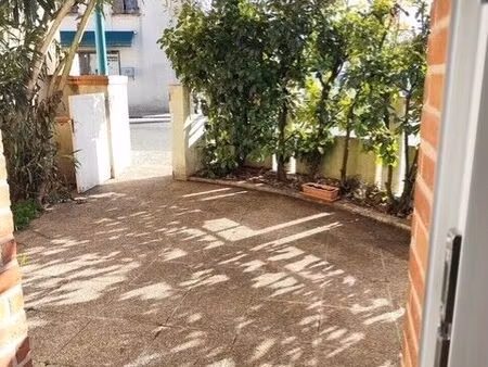 location maison 2 pièces 36 m² à l'honor-de-cos (82130)