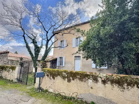 maison de hameau en pierre avec jardin et garage