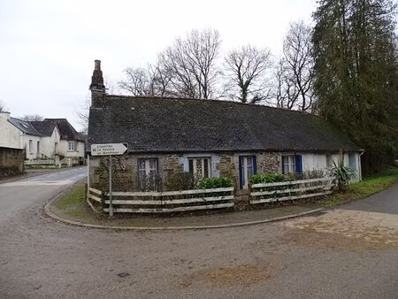 cotes d'armor  plussulien : une maison individuelle de trois chambres à coucher  à proximi