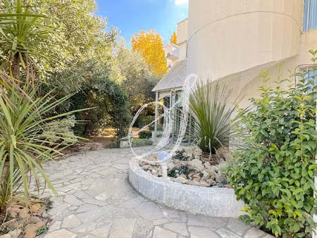 villa d'architecte de type 7  cinq chambres avec jardin & ga