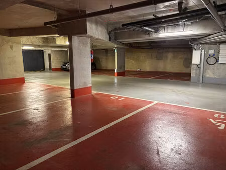 place de stationnement en sous-sol