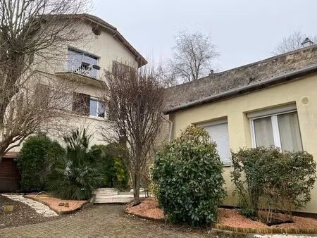 location appartement 1 pièce 12 m² à saint-germain-en-laye (78100)