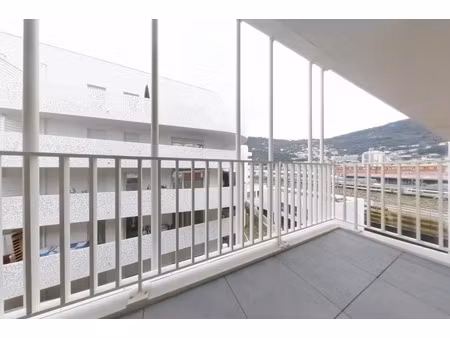 location appartement 2 pièces 41 m² à nice (06000)  911 €