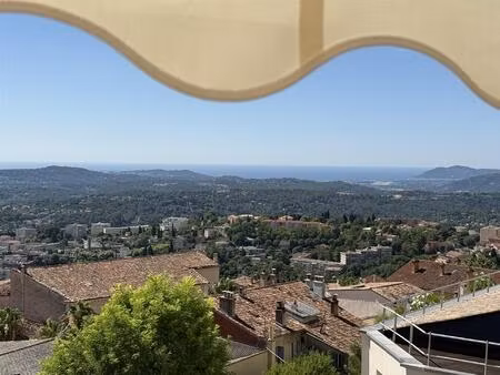 exceptionnel grasse centre : t3 traversant avec terrasse  vue mer panoramique et garage...