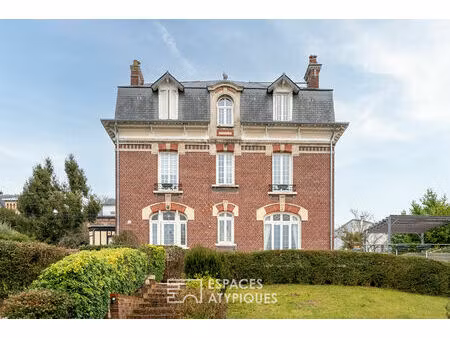 demeure de maître aux volumes d'exception avec dépendance