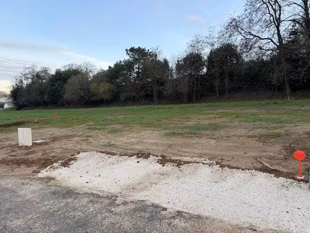 vente terrain 743 m² à bourg sur gironde (33710)  60 000 €