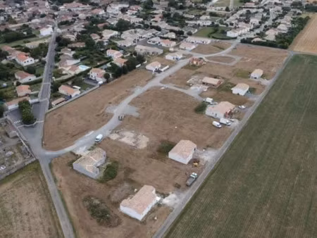 vente terrain 377 m² à forges (17290)  57 200 €