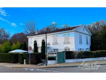 immeuble mixte de 286 m² à cazaubon