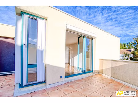 versailles glatigny - appartement 4 pièces 88 m2 situé au 2e et dernier étage avec terrass