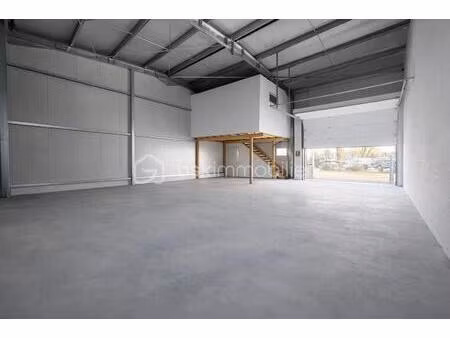 local commercial de 148 m² à veurey-voroize