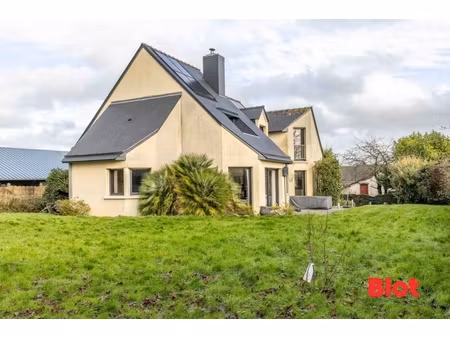 exclusivite - maison 180 m2 sur un terrain de 1200 m2 en plein bourg de pleumeleuc