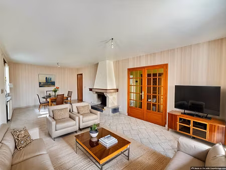 maison avec sous-sol   situé à saint jean de braye  6 pièces  surface au sol 130m².