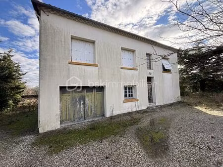 maison de 81 30 m² à bagard