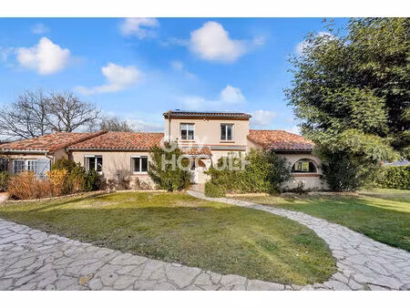 maison familiale vacquiers avec piscine et maison indépendante