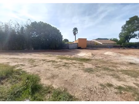 vente terrain 687 m² à carnoules (83660)  190 000 €