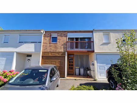 pavillon familial 4 chambres avec jardin et garage a puiseu