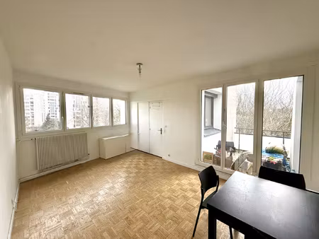 3 pièces avec balcon proche rer b  futur métro 16