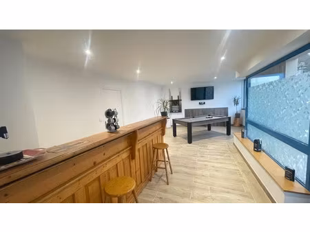 vente locaux professionnels 17 pièces 320 m² à saint-nicolas-du-pélem (22480)  289 900 €
