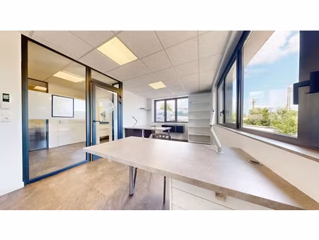 vente locaux professionnels 8 pièces 194 m² à besançon (25000)  368 000 €