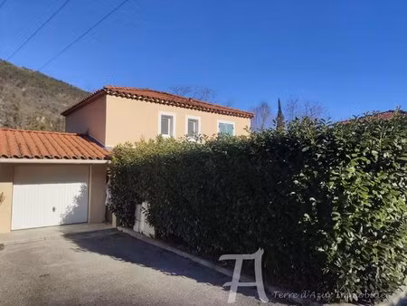 rare : villa à 5 min du village