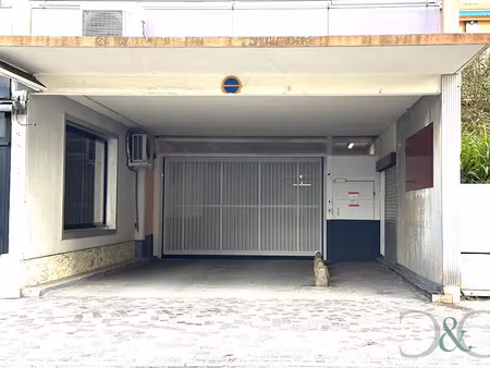 vente parking 12 m² à le lavandou (83980)  38 500 €