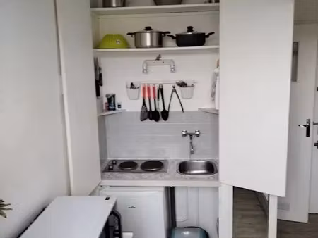 location meublée appartement 1 pièce 9 m² à rouen (76000)  350 €