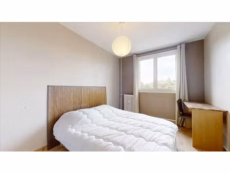 location meublée appartement 4 pièces 10.21 m² à besançon (25000)  370 €