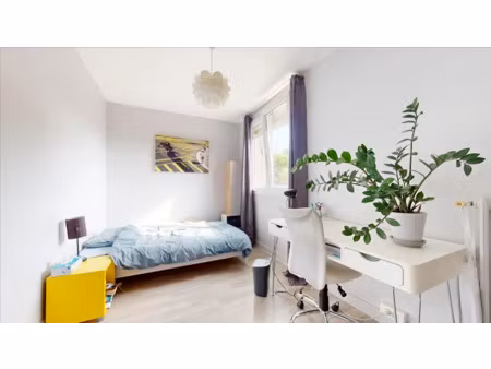 location meublée appartement 4 pièces 11.55 m² à besançon (25000)  350 €