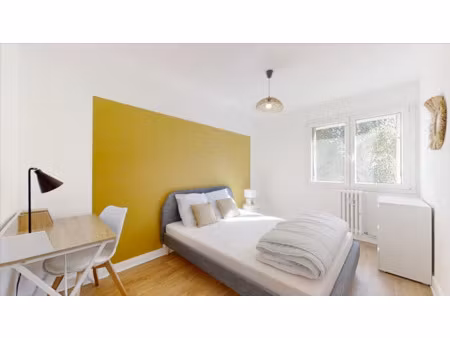 location meublée appartement 5 pièces 9.85 m² à besançon (25000)  385 €