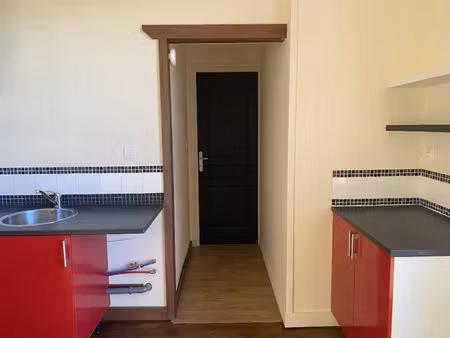 location appartement 2 pièces 40 m² à eymoutiers (87120)  350 €