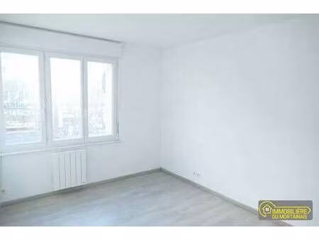 location appartement 2 pièces à saint-hilaire-du-harcouët (50600) : à louer 2 pièces / 43m